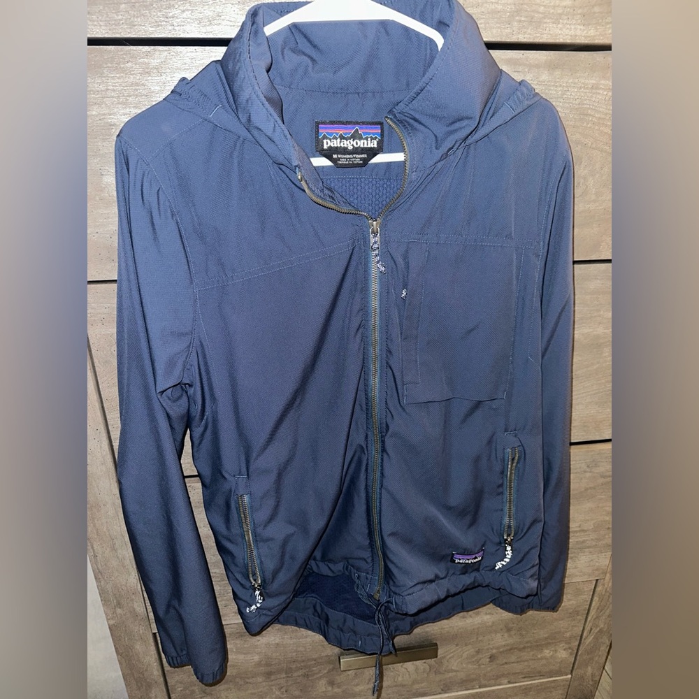 Woman’s Patagonia jacket - size medium / navy blue